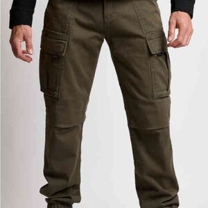 H&M Men's Skinny Fit Cargo Pants - Dark Olive
Excellent condition 🌟🌟🌟🌟🌟